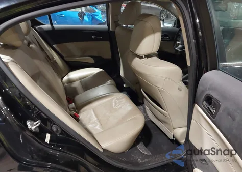 2013 Acura Ilx 2.0L z USA, uszkodzony, nr VIN 19VDE1F75DE000112